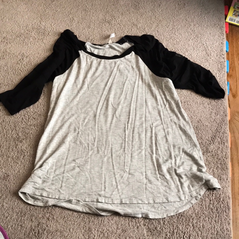 Lite weight soft leggin like quarter length shirt